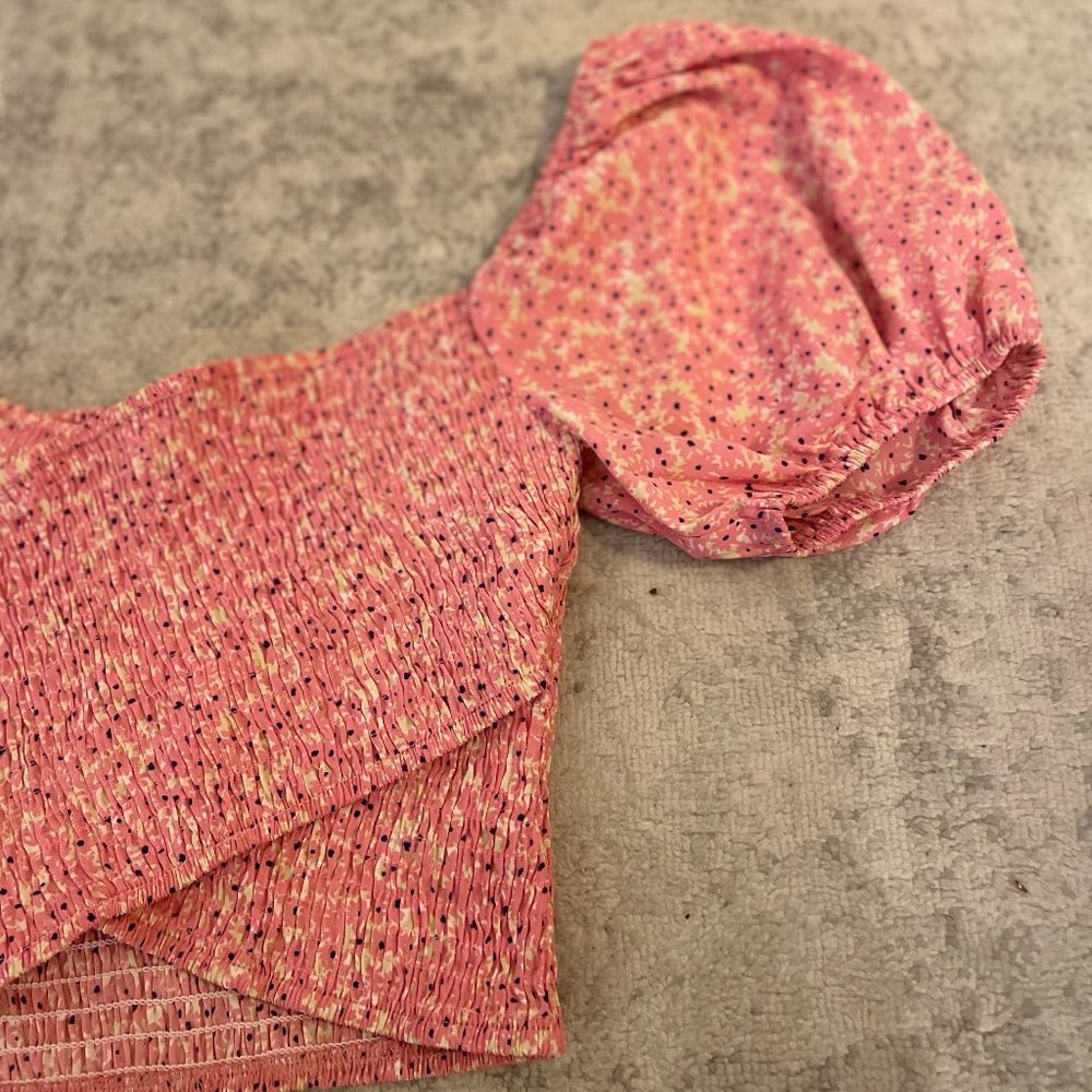 Hello Molly Pink Floral Shirt w/ Puffy Sleeves